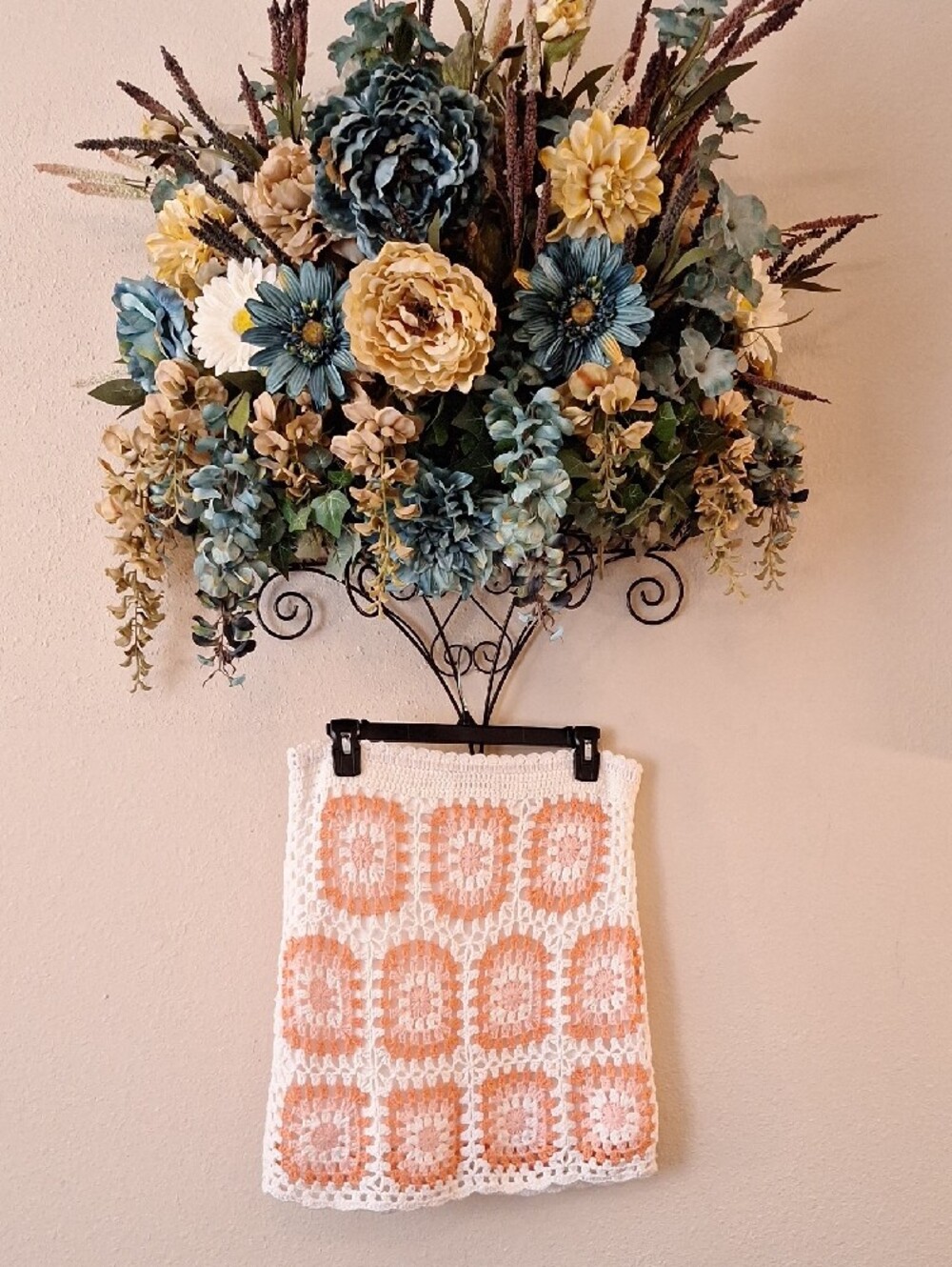 🔥🔥CLEARANCE ITEM Pink Lily White & Peach Crochet Square Mini Skirt. Size Large